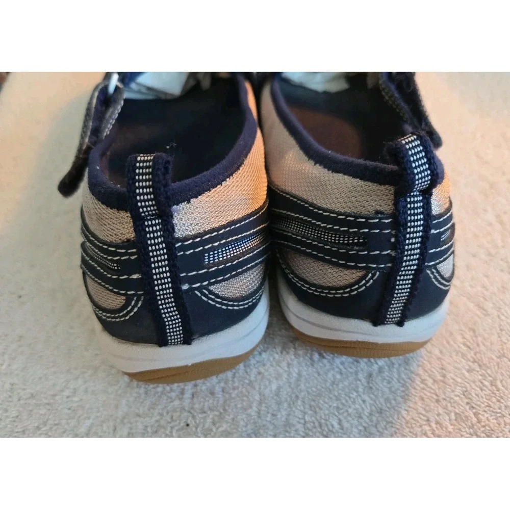 Eady Street Sport Flat Shoe With Cross Straps Size 9M Navy & Tan